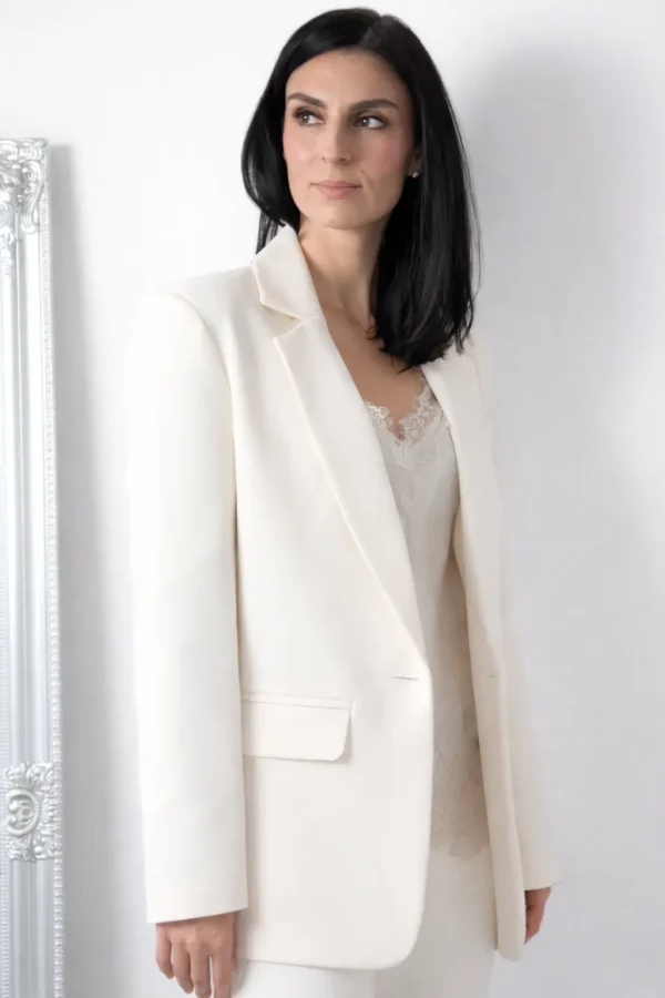 d40d3781-ea55-44ee-aa72-1f4f5f81fc42 Kremowa marynarka