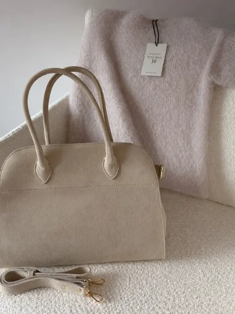 3 (1) Zamszowa torebka w kolorze kremowego beżu