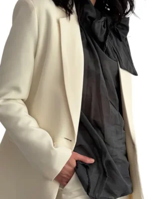 Elegancka bluzka z wiązaniem – włoska produkcja